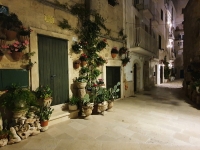 Night-street-south-Italy-town-2
