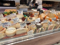 Vide-selection-of-cheese.